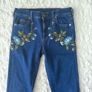 GUCCI Floral Bloom Embroidered Mid-Rise Stretch Skinny Jeans